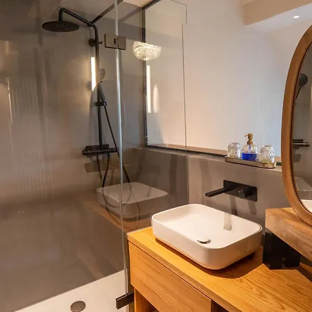 Tignum - Uebernachten Mit Historischem Flair Апарт-отель *