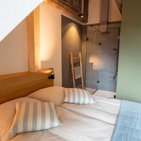 Tignum - Uebernachten Mit Historischem Flair * ヴェルニゲローデ